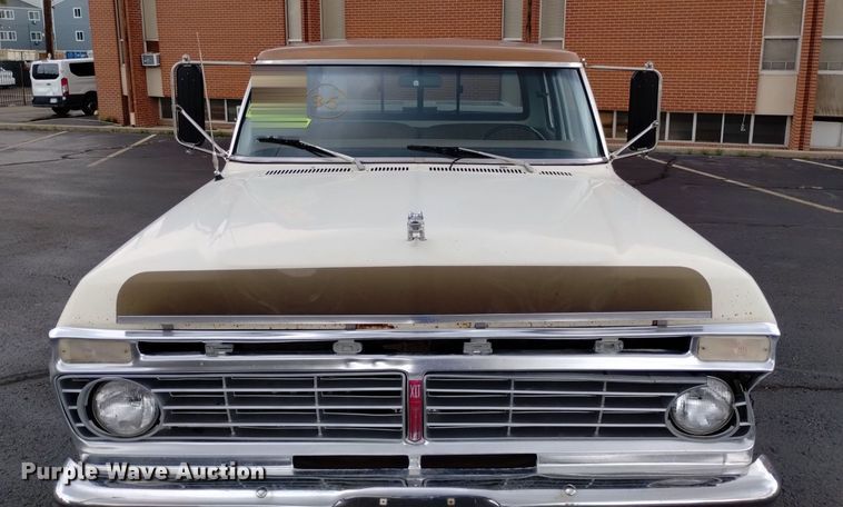image for item DK8765 1975 Ford F350 Ranger XLT  SuperCab pickup truck