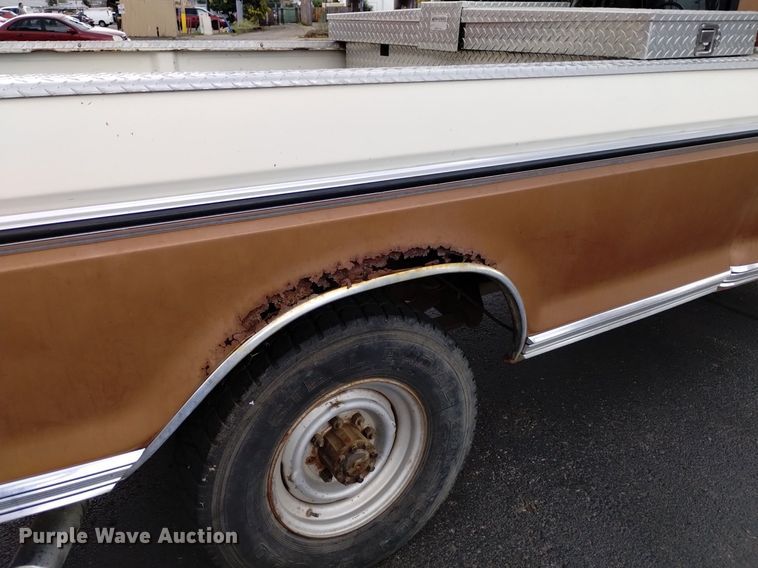 image for item DK8765 1975 Ford F350 Ranger XLT  SuperCab pickup truck