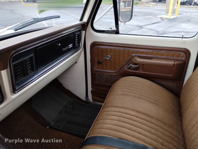 image for item DK8765 1975 Ford F350 Ranger XLT  SuperCab pickup truck