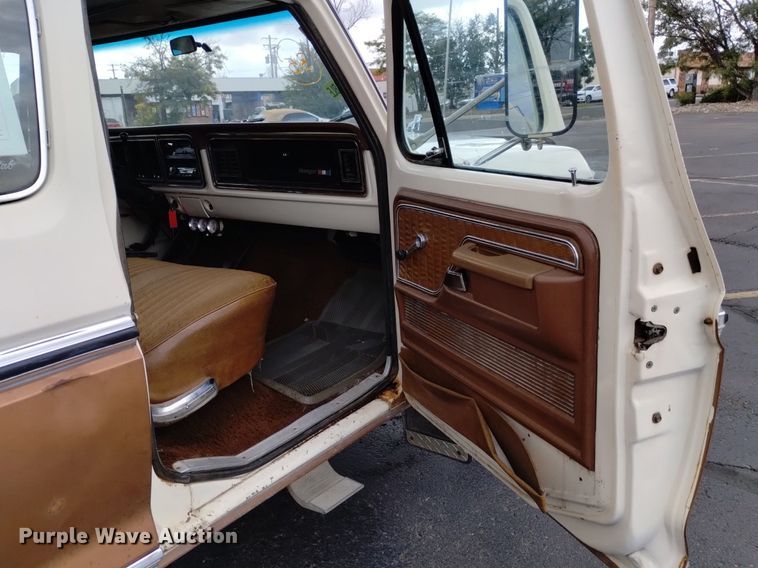 image for item DK8765 1975 Ford F350 Ranger XLT  SuperCab pickup truck