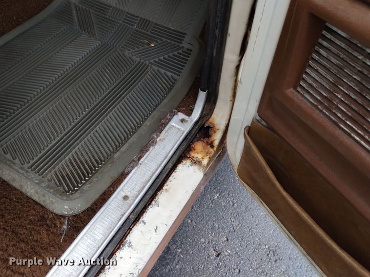 image for item DK8765 1975 Ford F350 Ranger XLT  SuperCab pickup truck