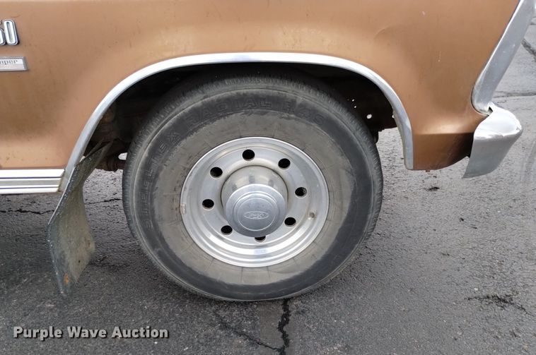 image for item DK8765 1975 Ford F350 Ranger XLT  SuperCab pickup truck