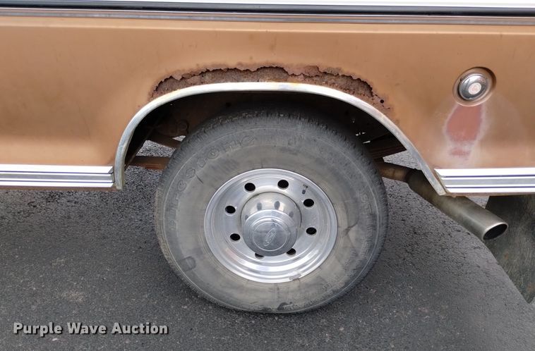 image for item DK8765 1975 Ford F350 Ranger XLT  SuperCab pickup truck