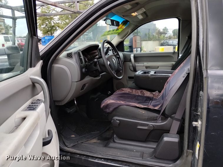 image for item DK8766 2011 Chevrolet Silverado 2500HD Ext. Cab pickup truck