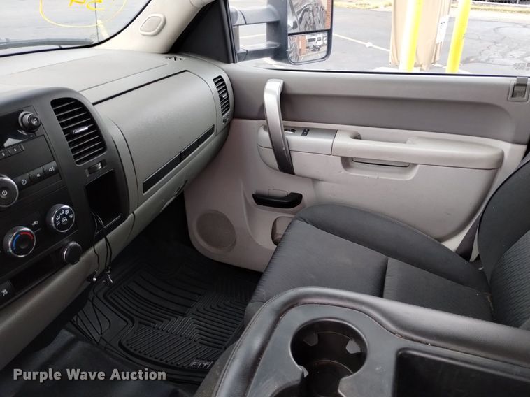 image for item DK8766 2011 Chevrolet Silverado 2500HD Ext. Cab pickup truck