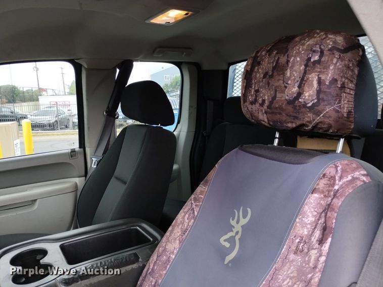 image for item DK8766 2011 Chevrolet Silverado 2500HD Ext. Cab pickup truck