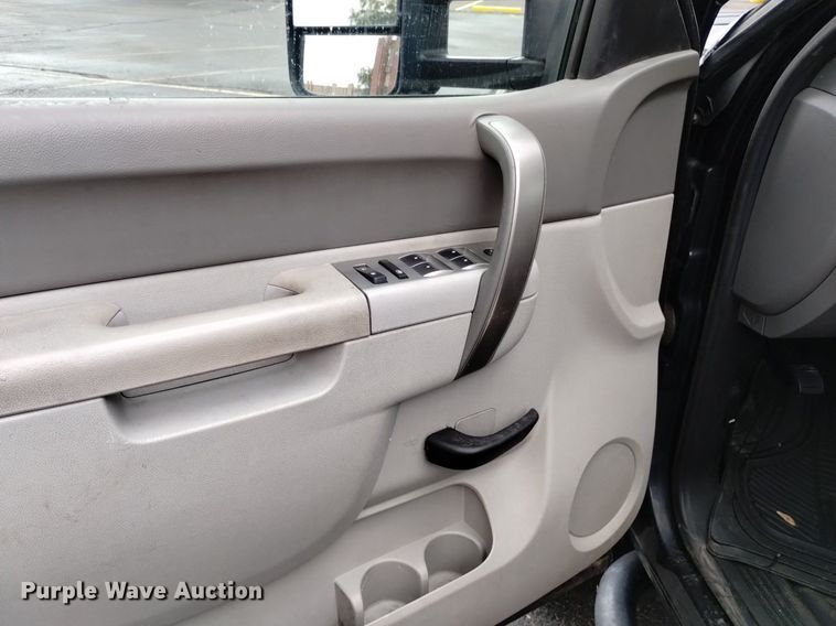 image for item DK8766 2011 Chevrolet Silverado 2500HD Ext. Cab pickup truck