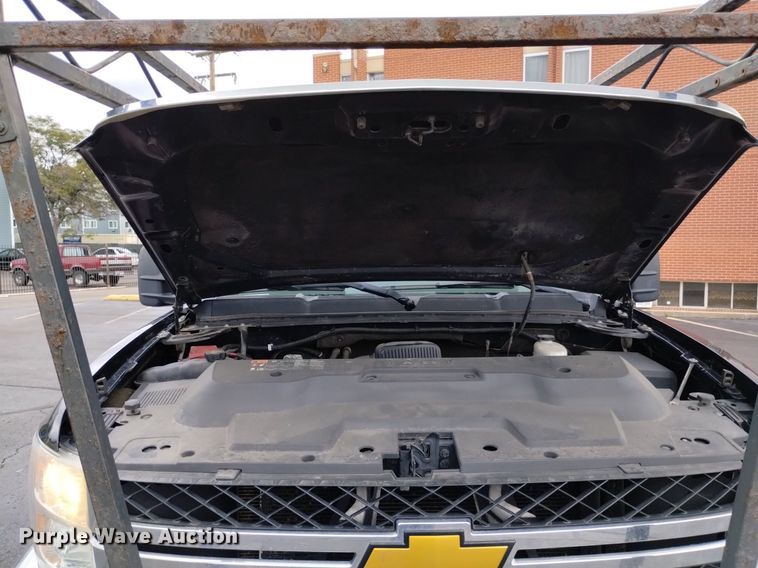 image for item DK8766 2011 Chevrolet Silverado 2500HD Ext. Cab pickup truck