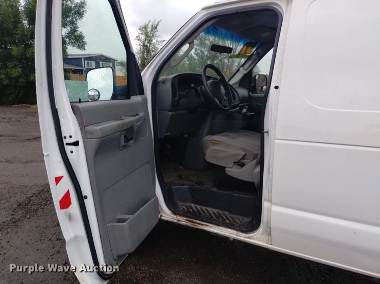 image for item DK8768 2007 Ford E250 Super Duty  van