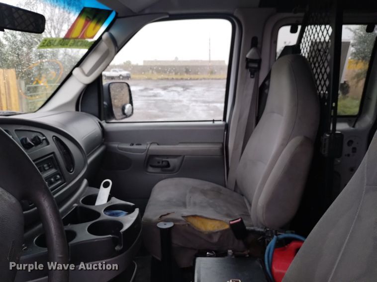 image for item DK8768 2007 Ford E250 Super Duty  van