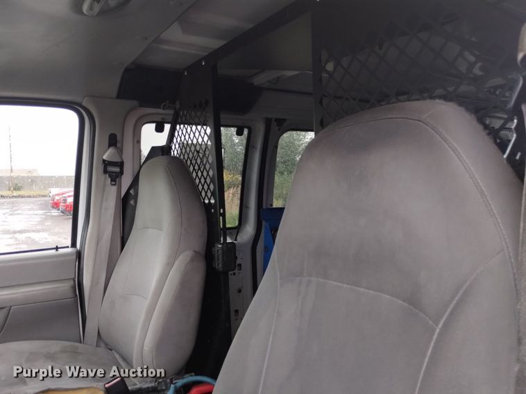 image for item DK8768 2007 Ford E250 Super Duty  van
