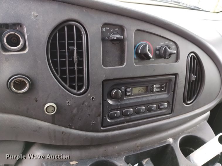 image for item DK8768 2007 Ford E250 Super Duty  van