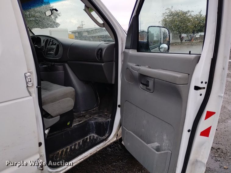 image for item DK8768 2007 Ford E250 Super Duty  van