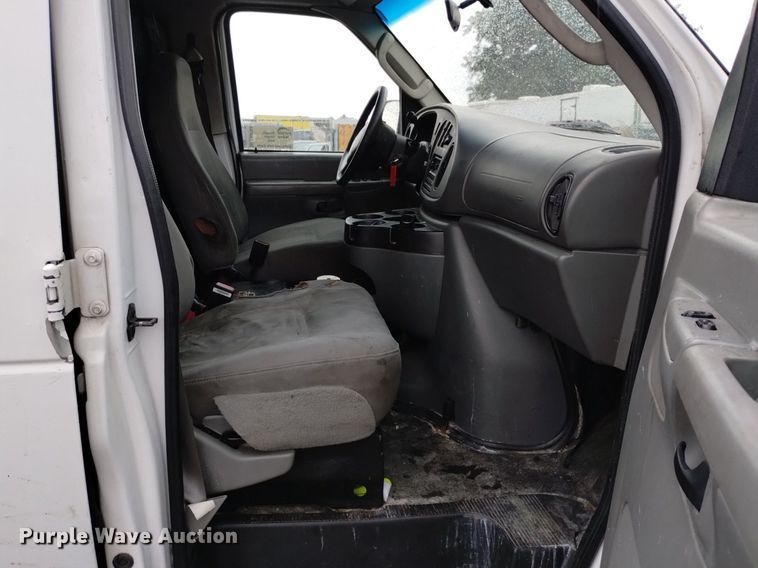 image for item DK8768 2007 Ford E250 Super Duty  van