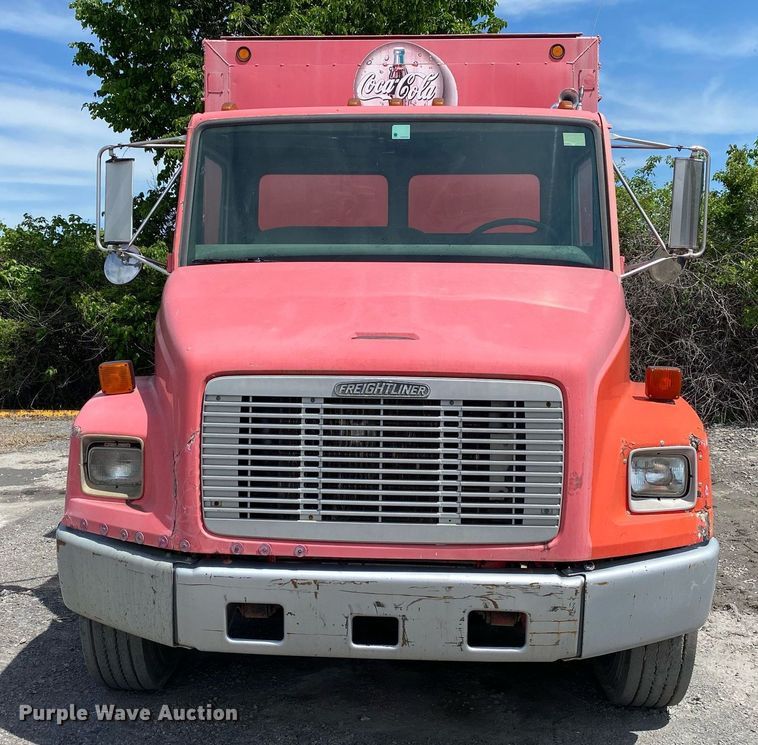 image for item DL7201 1994 Freightliner FL70  delivery truck