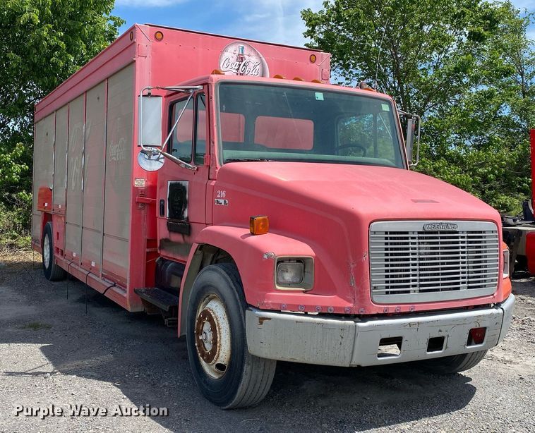 image for item DL7201 1994 Freightliner FL70  delivery truck