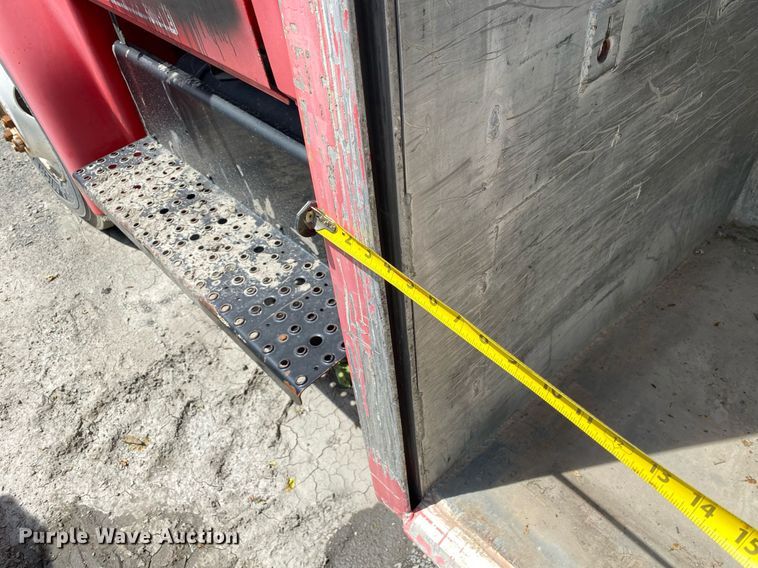 image for item DL7201 1994 Freightliner FL70  delivery truck