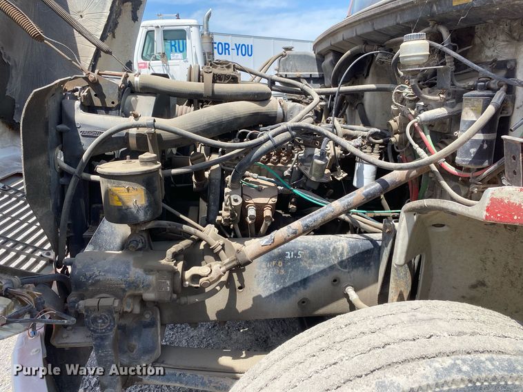 image for item DL7201 1994 Freightliner FL70  delivery truck