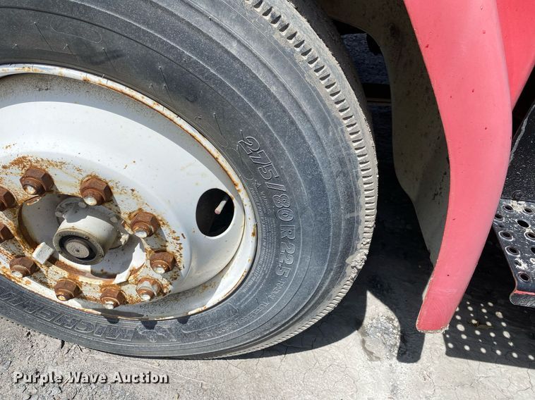 image for item DL7201 1994 Freightliner FL70  delivery truck