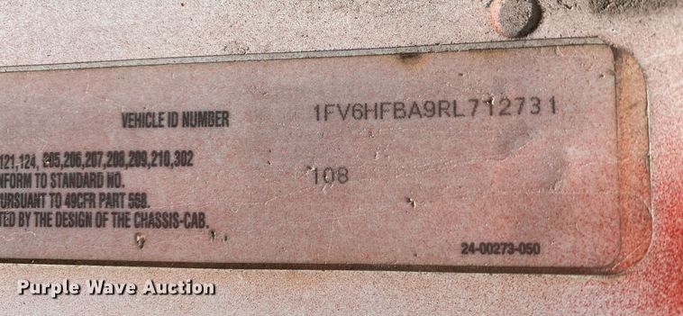 image for item DL7201 1994 Freightliner FL70  delivery truck