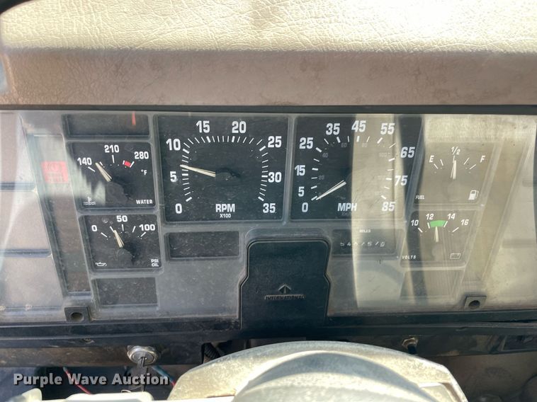 image for item DM0373 2001 International 4700  flatbed truck