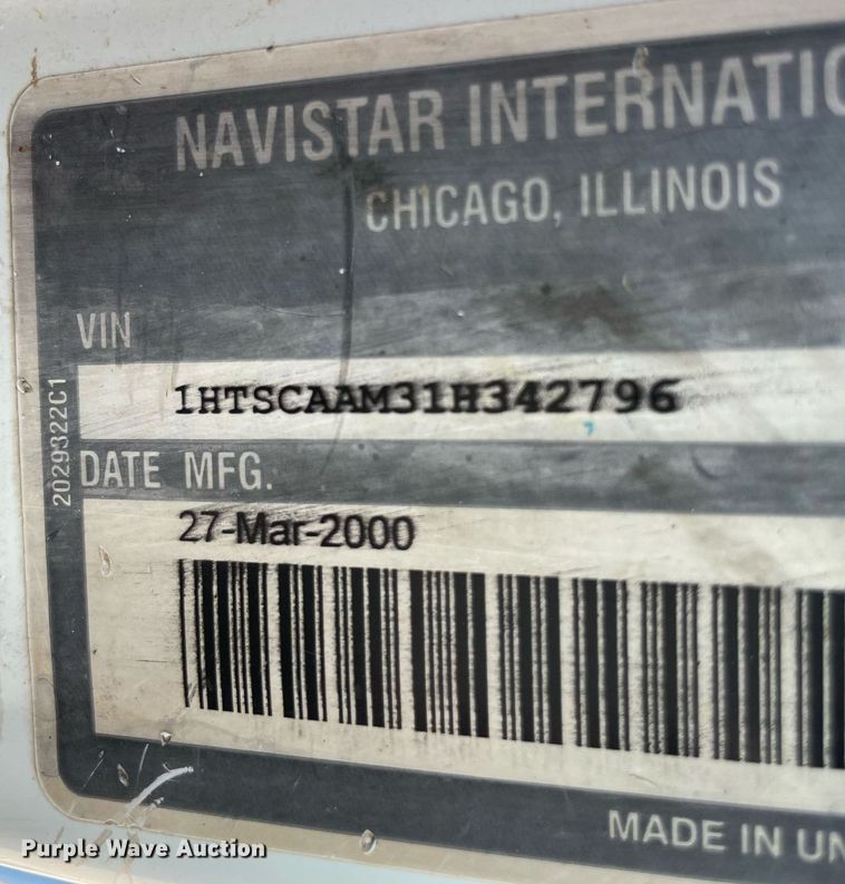 image for item DM0373 2001 International 4700  flatbed truck