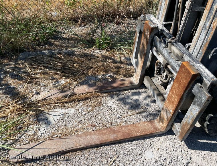 image for item DM0375 Toyota 02-6FGU30  forklift