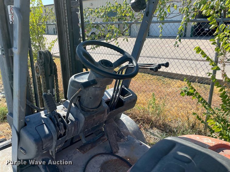 image for item DM0375 Toyota 02-6FGU30  forklift