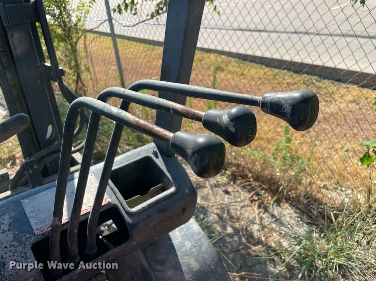 image for item DM0375 Toyota 02-6FGU30  forklift