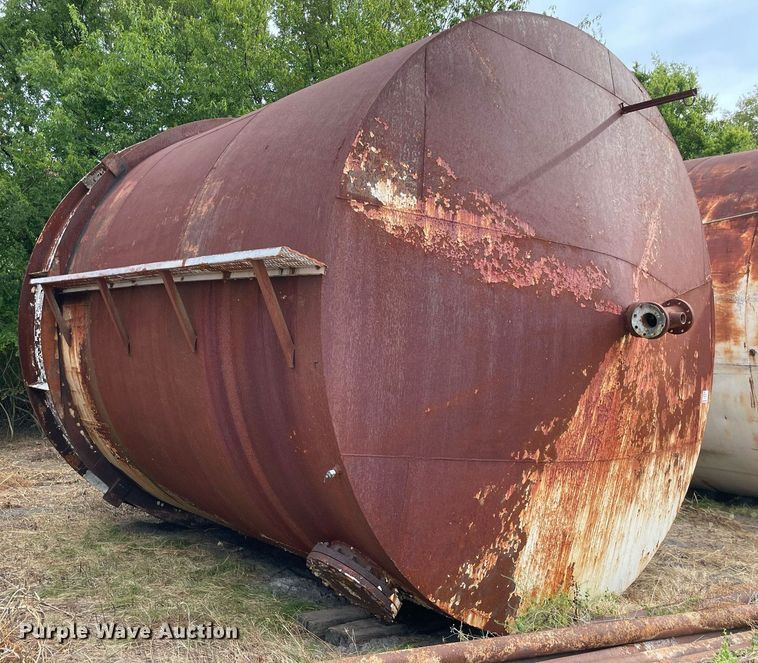 image for item DM0381 (2) carbon steel tanks