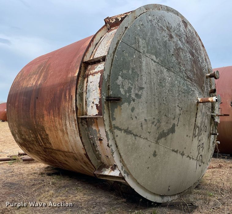 image for item DM0381 (2) carbon steel tanks