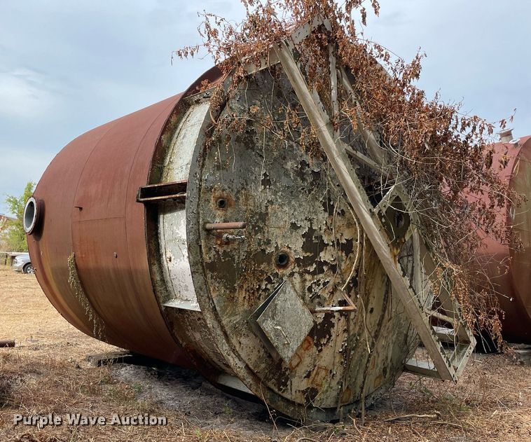image for item DM0382 (3) stainless steel lined tanks