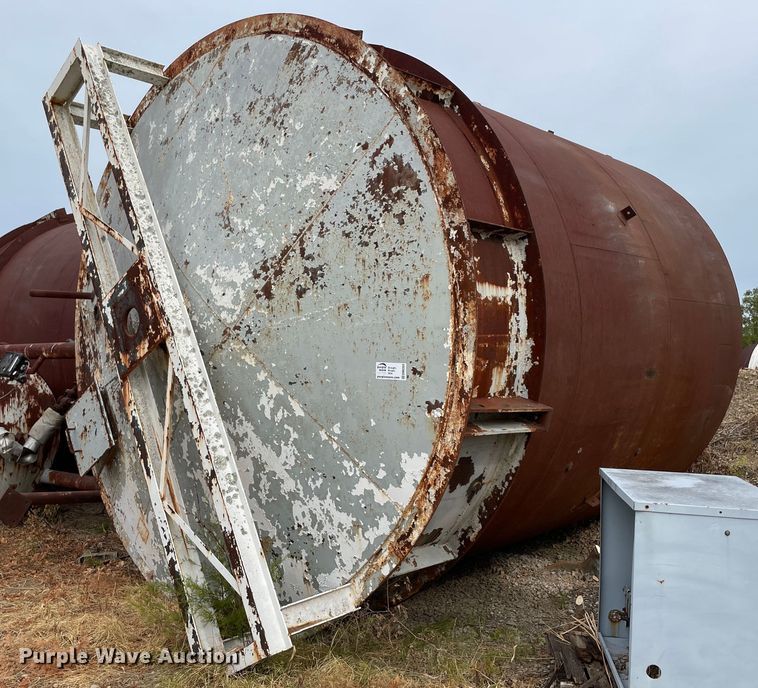 image for item DM0382 (3) stainless steel lined tanks