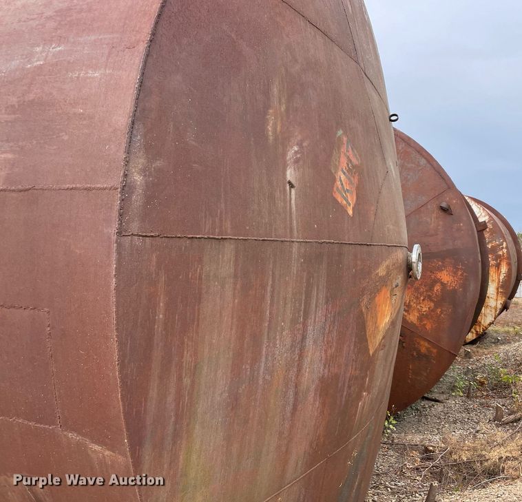 image for item DM0382 (3) stainless steel lined tanks