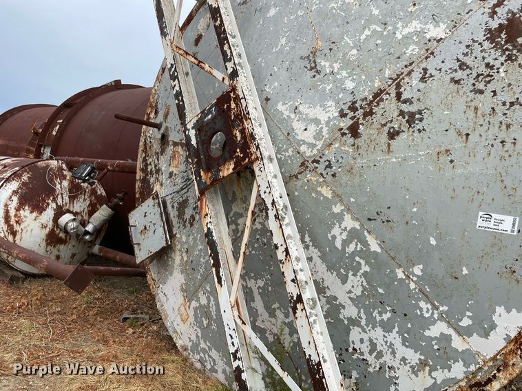 image for item DM0382 (3) stainless steel lined tanks