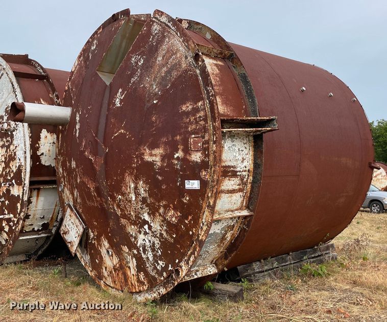 image for item DM0382 (3) stainless steel lined tanks