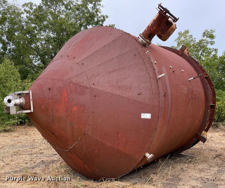 image for item DM0385 Cone bottom stainless steel lined tank