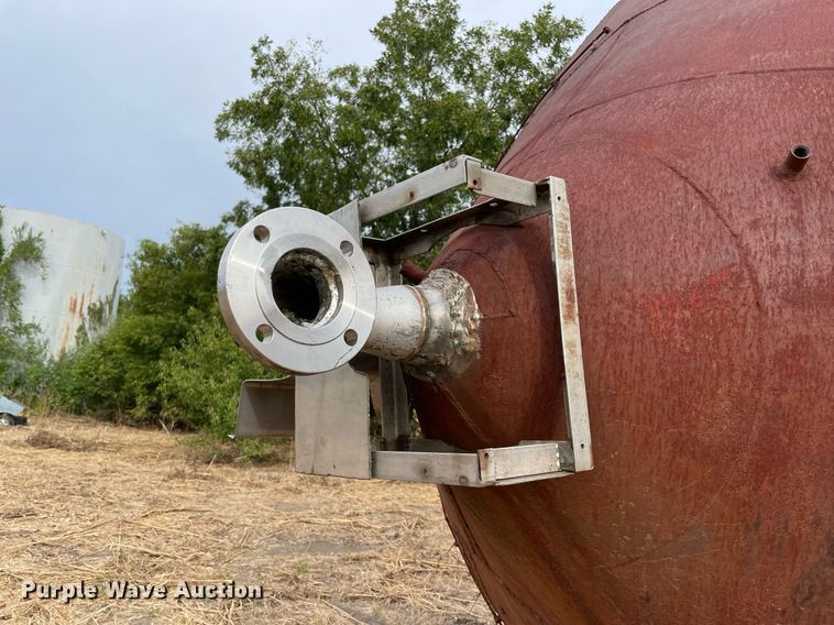 image for item DM0385 Cone bottom stainless steel lined tank