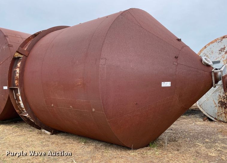 image for item DM0389 (3) stainless steel lined tanks