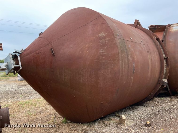 image for item DM0389 (3) stainless steel lined tanks