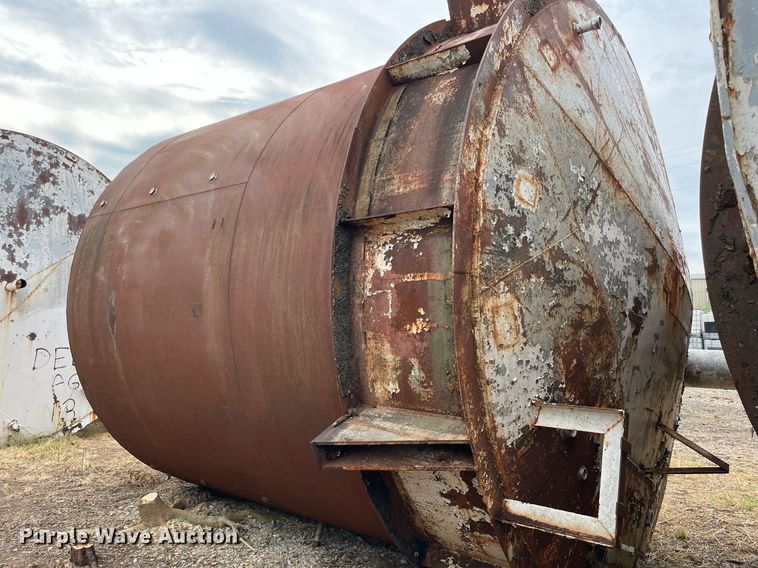 image for item DM0389 (3) stainless steel lined tanks