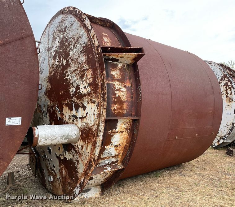 image for item DM0389 (3) stainless steel lined tanks