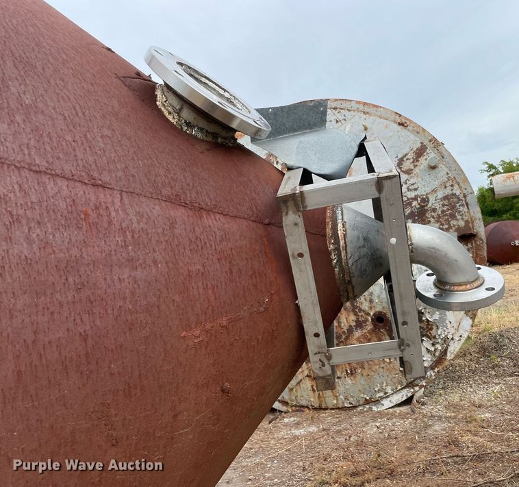 image for item DM0389 (3) stainless steel lined tanks