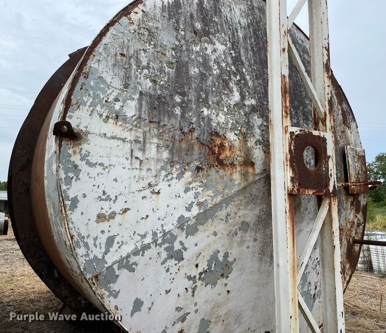 image for item DM0389 (3) stainless steel lined tanks