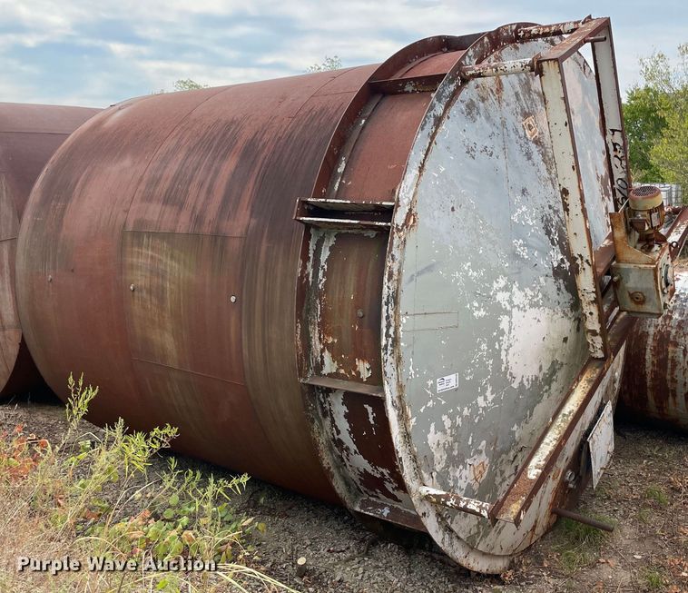 image for item DM0389 (3) stainless steel lined tanks
