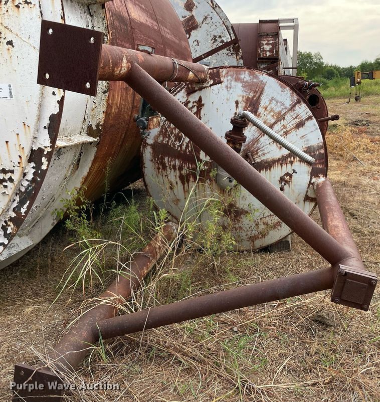 image for item DM0391 (3) steel tanks