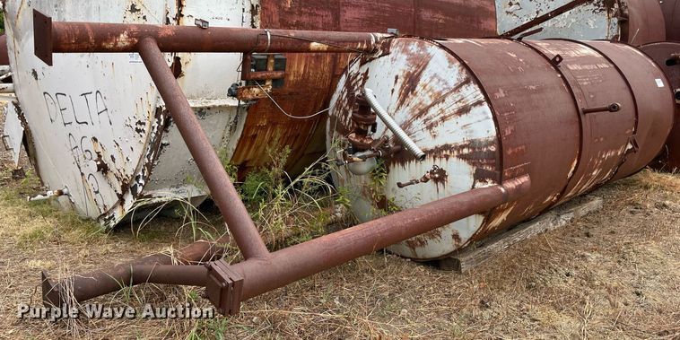 image for item DM0391 (3) steel tanks