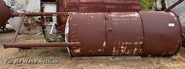 image for item DM0391 (3) steel tanks