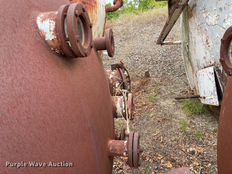 image for item DM0391 (3) steel tanks