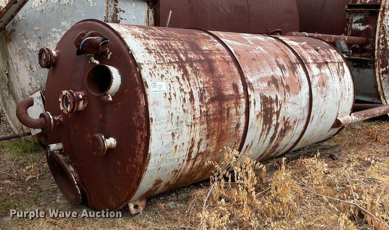 image for item DM0391 (3) steel tanks